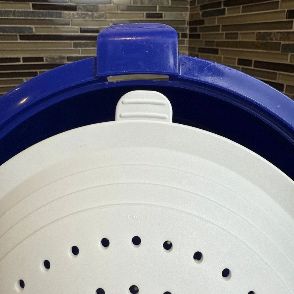 Tupperware Double Colander Strainer Set Blue & White 2149A-2 2150A-1 with Handle
